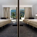 Отель Valamar Lacroma