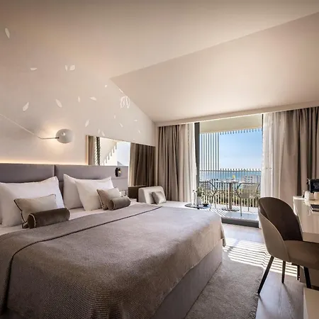 Hotel Valamar Lacroma 4*