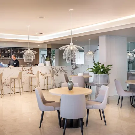 Valamar Lacroma Hotel