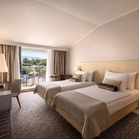 Valamar Lacroma 4*