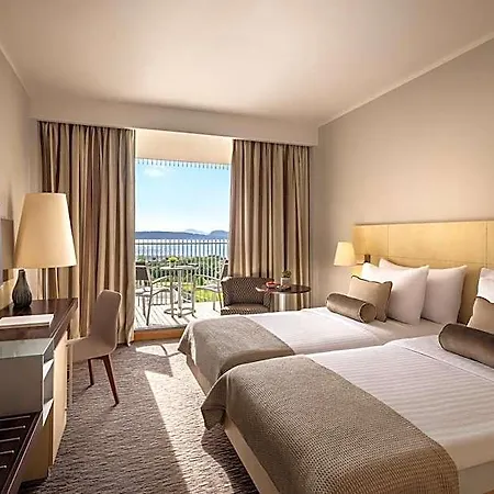 Valamar Lacroma فندق 4*