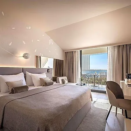 Valamar Lacroma 4*