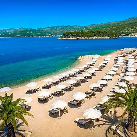 Valamar Lacroma فندق 4*