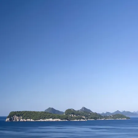 Valamar Lacroma فندق 4*