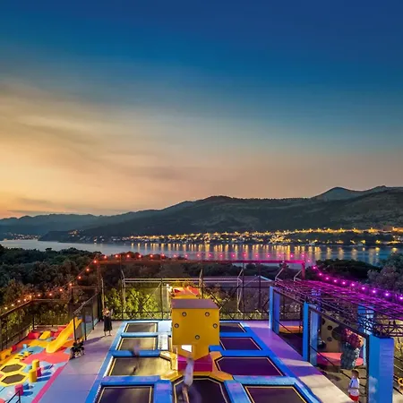 Valamar Lacroma מלון