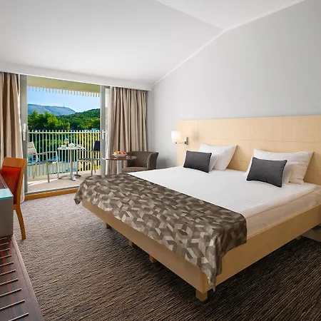 Valamar Lacroma 4*